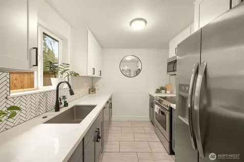 9427 8th Avenue SW Seattle WA 98106