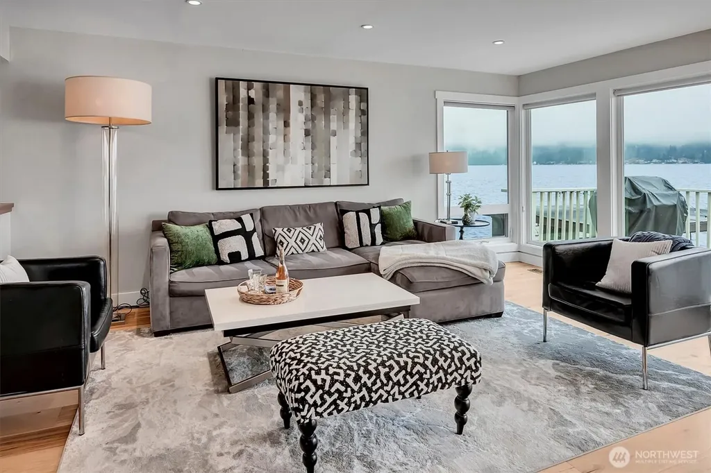 11262 Riviera Place NE Seattle WA 98125
