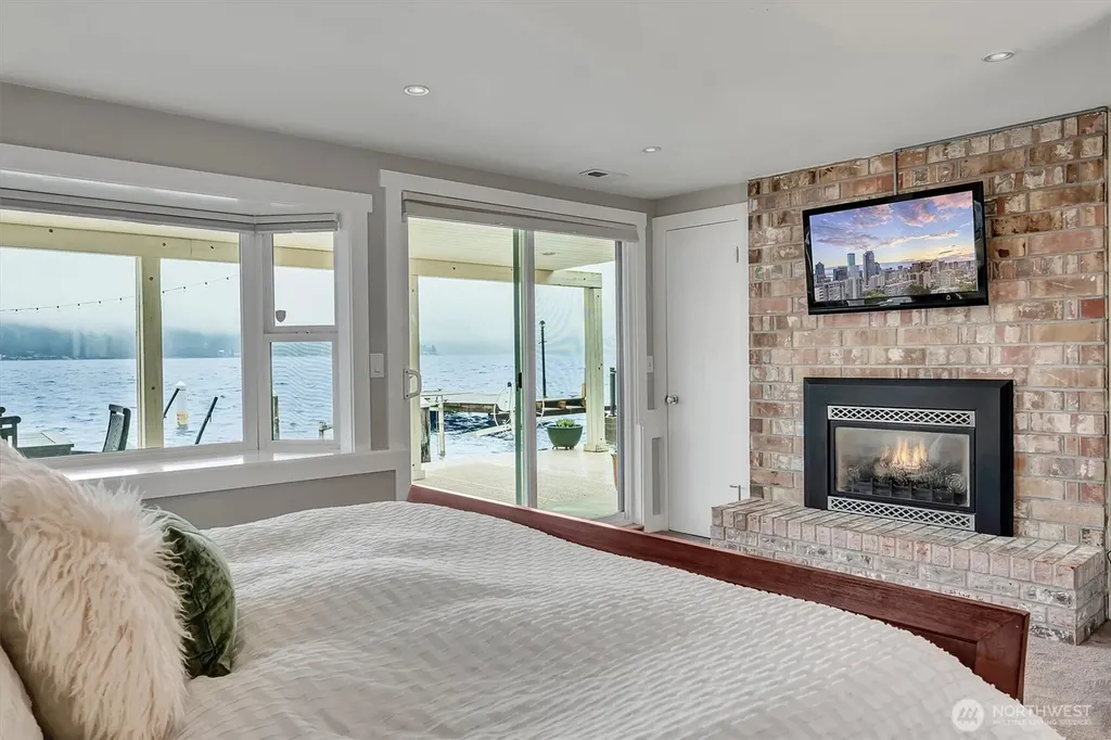 11262 Riviera Place NE Seattle WA 98125