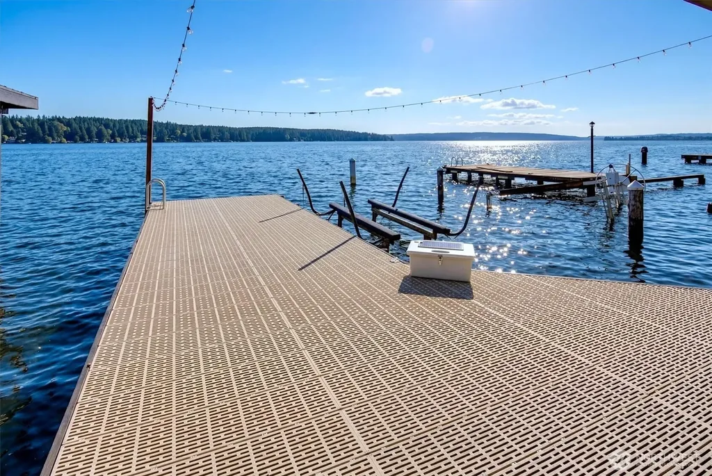 11262 Riviera Place NE Seattle WA 98125