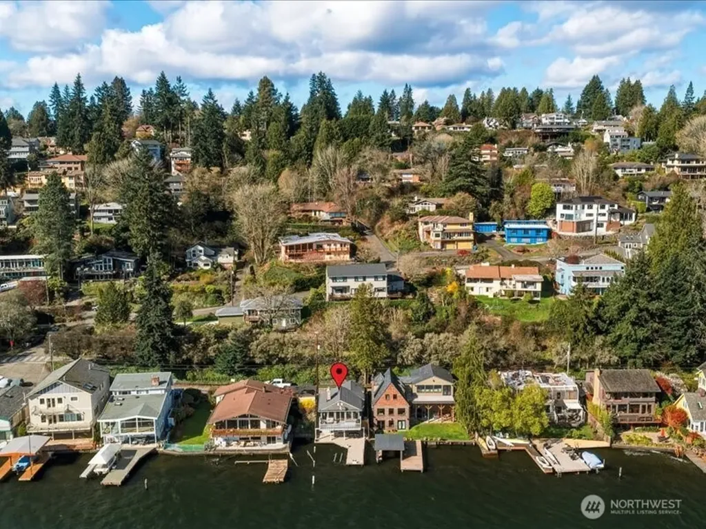 11262 Riviera Place NE Seattle WA 98125