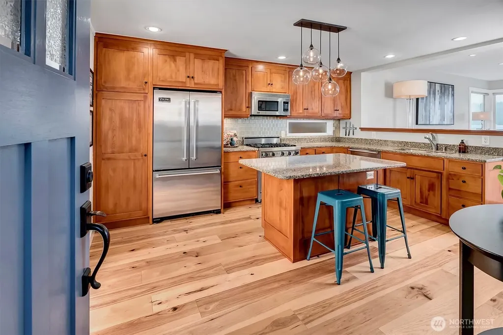 11262 Riviera Place NE Seattle WA 98125