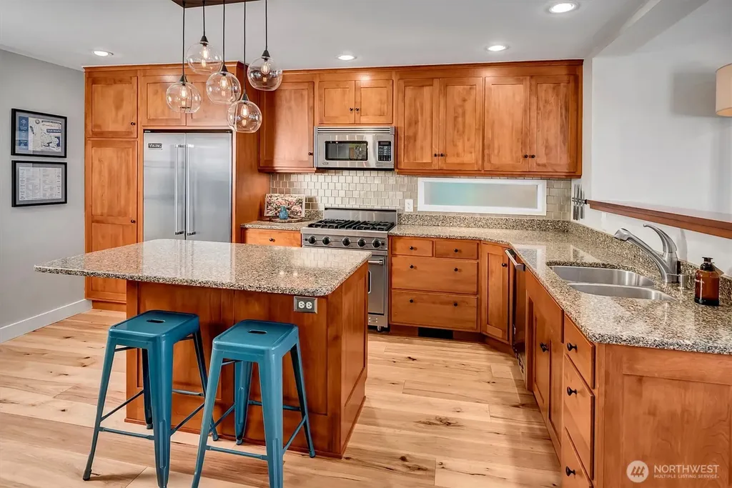 11262 Riviera Place NE Seattle WA 98125