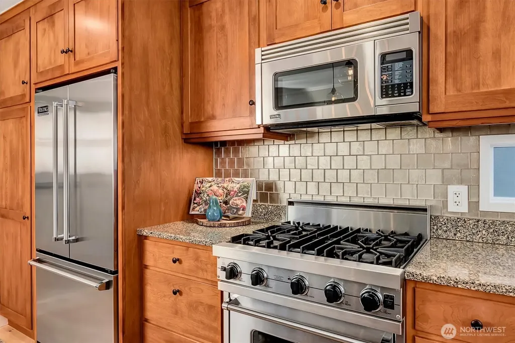 11262 Riviera Place NE Seattle WA 98125
