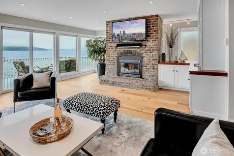 11262 Riviera Place NE Seattle WA 98125