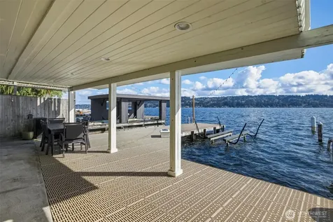 11262 Riviera Place NE Seattle WA 98125