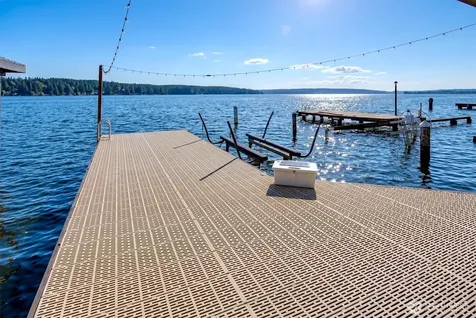 11262 Riviera Place NE Seattle WA 98125