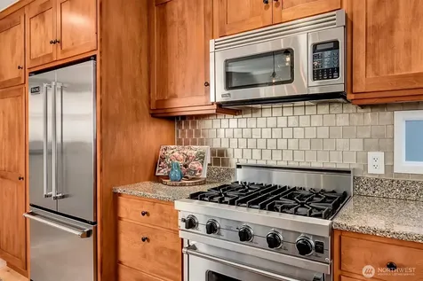 11262 Riviera Place NE Seattle WA 98125