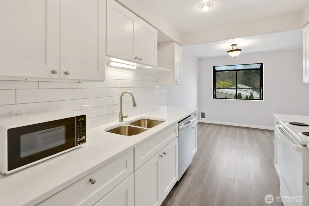 12300 33rd Avenue NE Seattle WA 98125