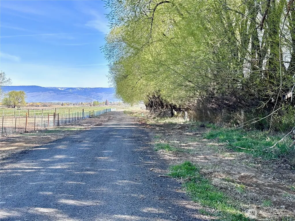 2 Lyons Road Ellensburg WA 98926