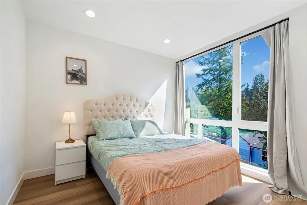 8522 23rd Avenue NE Seattle WA 98115
