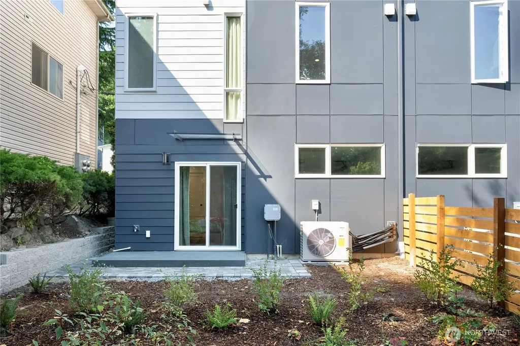8522 23rd Avenue NE Seattle WA 98115