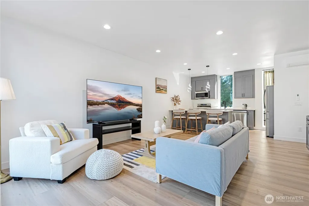 8522 23rd Avenue NE Seattle WA 98115