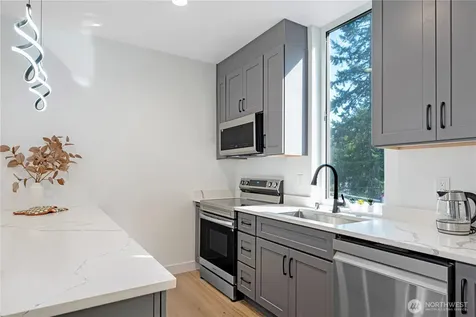 8522 23rd Avenue NE Seattle WA 98115