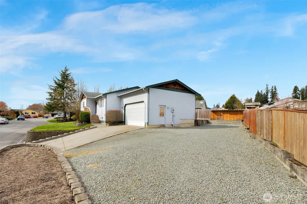 27203 Church Creek Loop NW Stanwood WA 98292