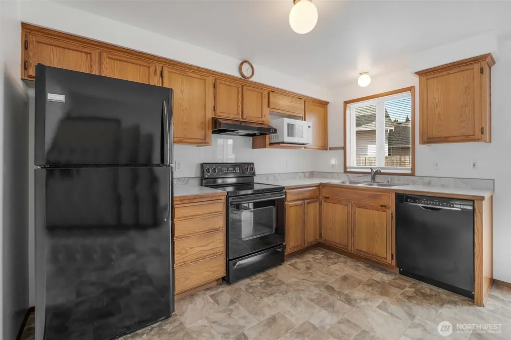 27203 Church Creek Loop NW Stanwood WA 98292