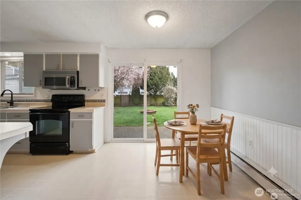 359 Douglas Street Longview WA 98632