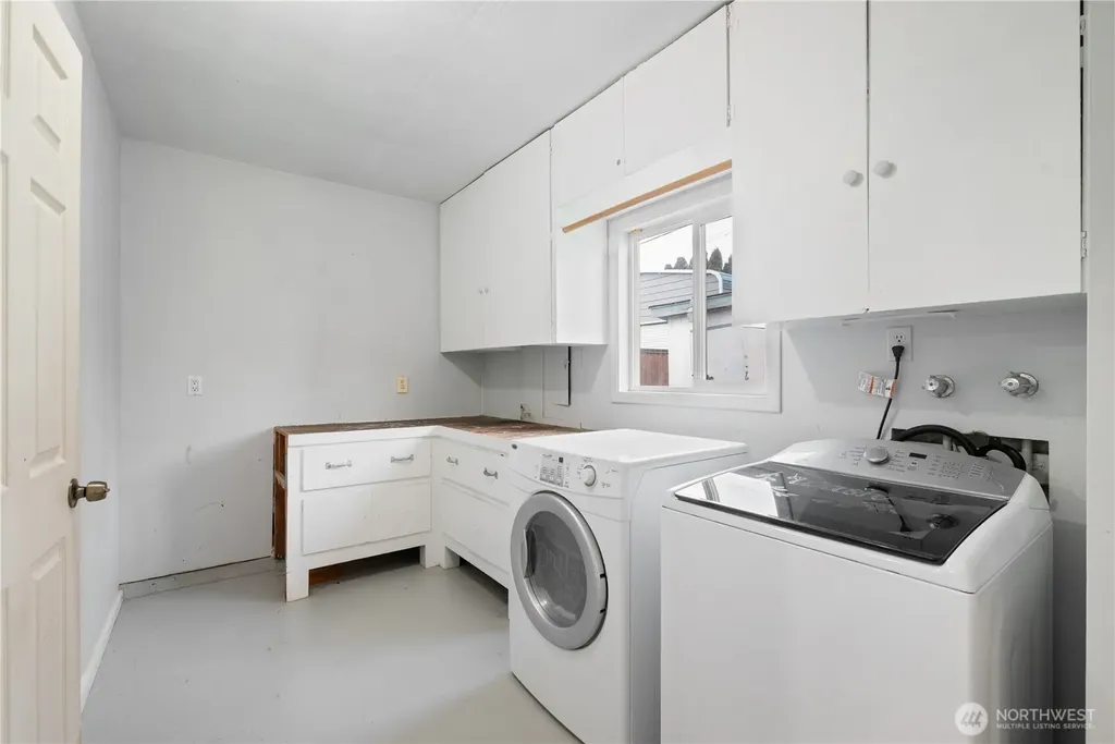 359 Douglas Street Longview WA 98632