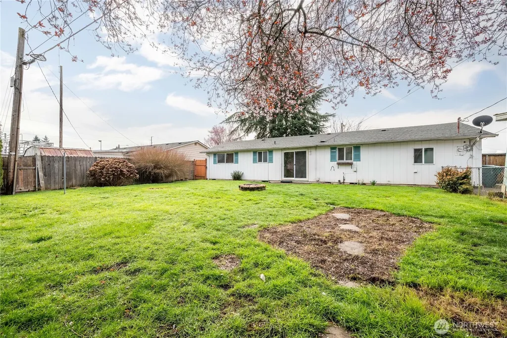 359 Douglas Street Longview WA 98632