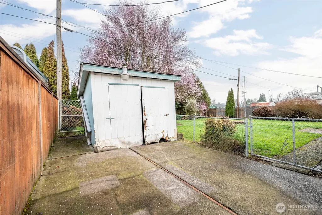 359 Douglas Street Longview WA 98632
