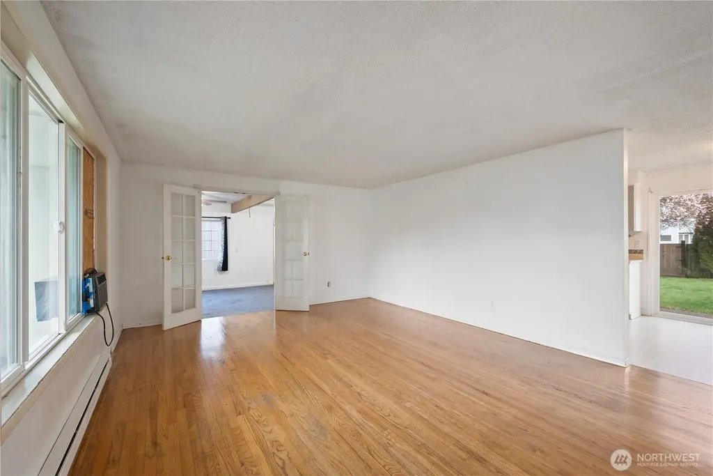 359 Douglas Street Longview WA 98632