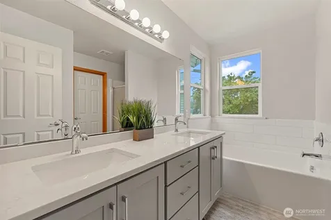 4613 149th Place SE Everett WA 98208