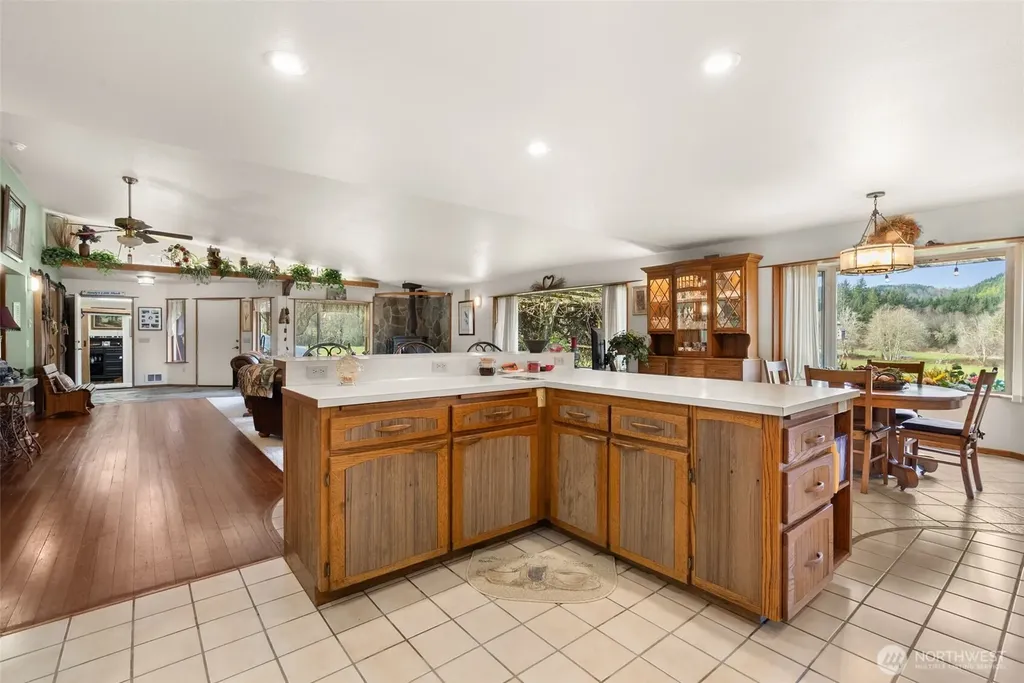65 Wilderness Road Oakville WA 98568