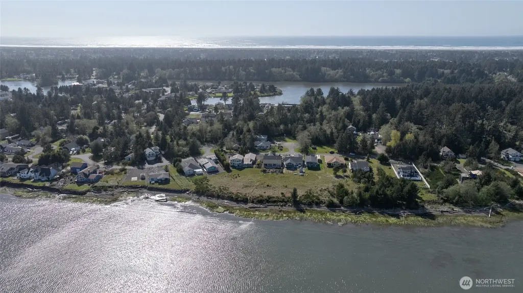 239 Mallus Court SE Ocean Shores WA 98569