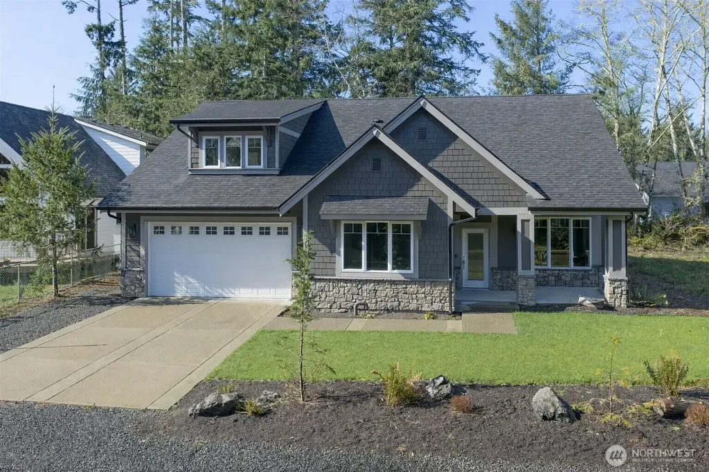737 Wakina Loop SE Ocean Shores WA 98569