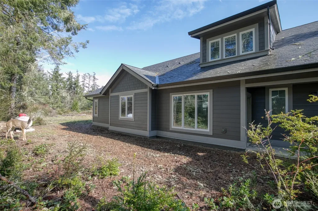 737 Wakina Loop SE Ocean Shores WA 98569
