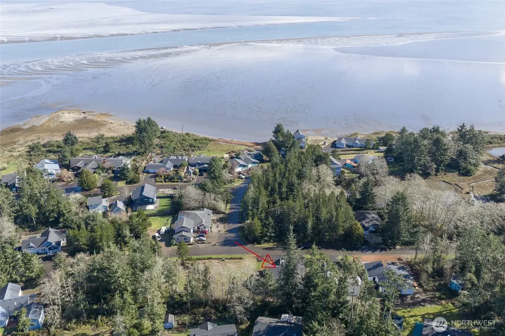 737 Wakina Loop SE Ocean Shores WA 98569