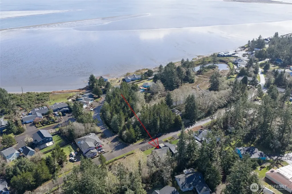 737 Wakina Loop SE Ocean Shores WA 98569