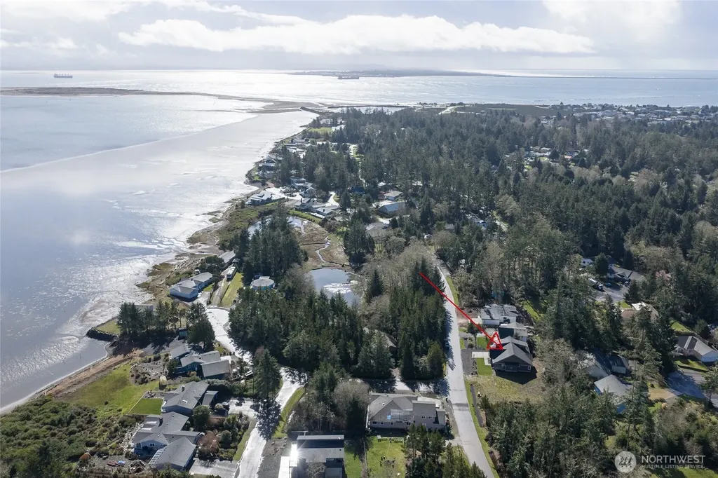 737 Wakina Loop SE Ocean Shores WA 98569