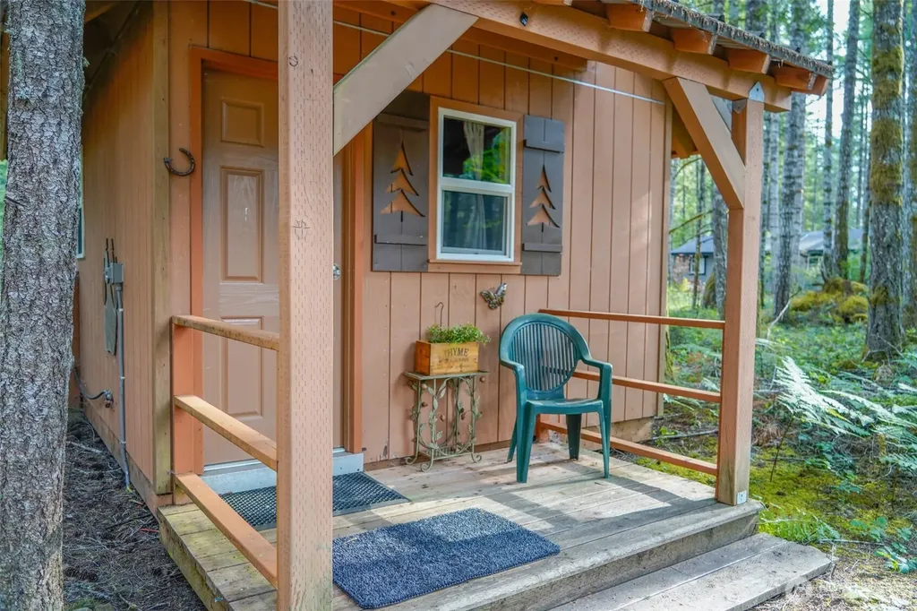 531 N Kokanee Ridge Drive Hoodsport WA 98548