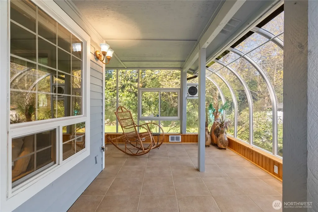 8320 E Grapeview Loop Road Allyn WA 98524