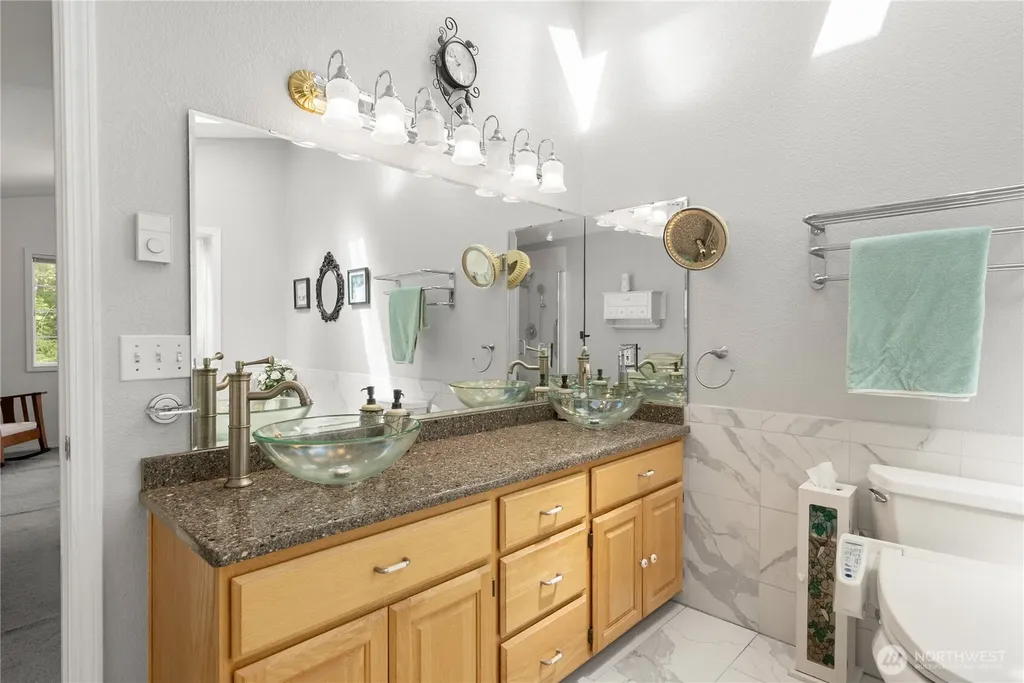 8320 E Grapeview Loop Road Allyn WA 98524