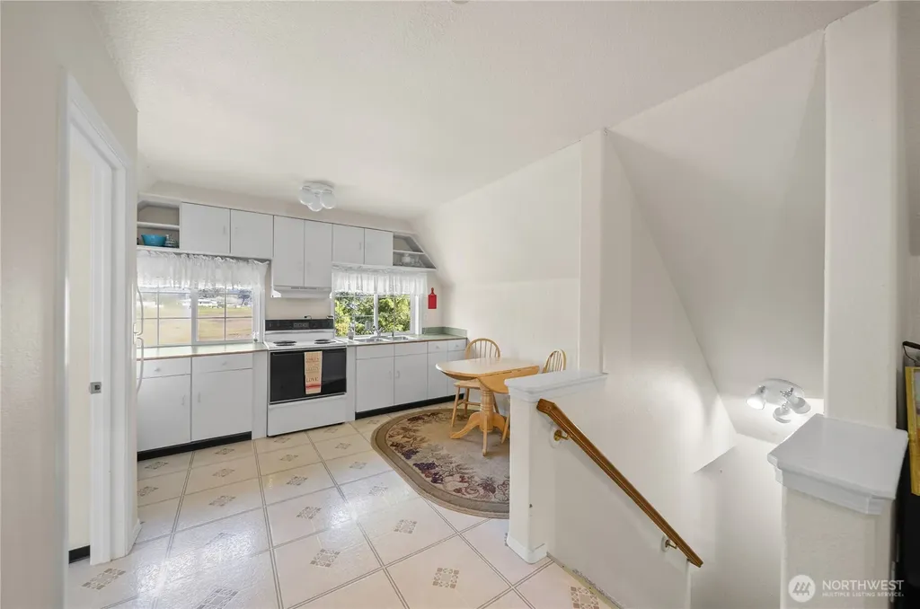 8320 E Grapeview Loop Road Allyn WA 98524