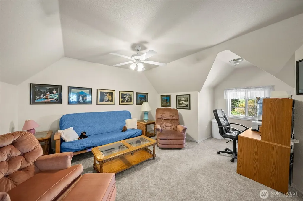 8320 E Grapeview Loop Road Allyn WA 98524