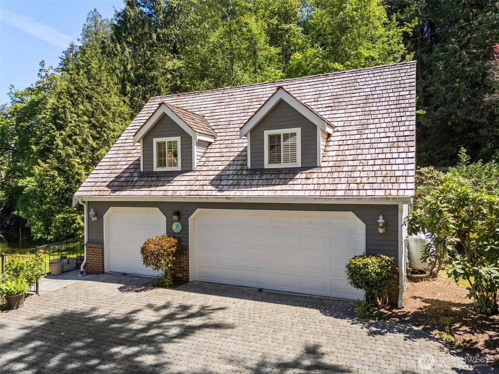 8320 E Grapeview Loop Road Allyn WA 98524