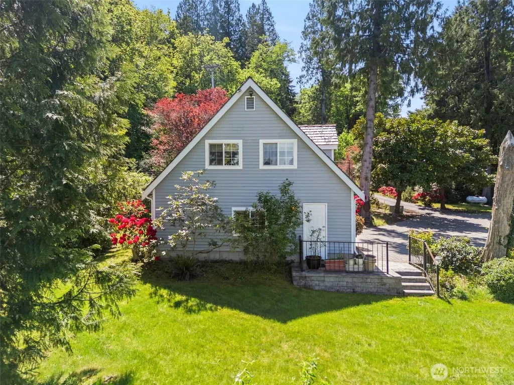 8320 E Grapeview Loop Road Allyn WA 98524