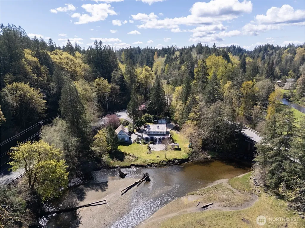 8320 E Grapeview Loop Road Allyn WA 98524