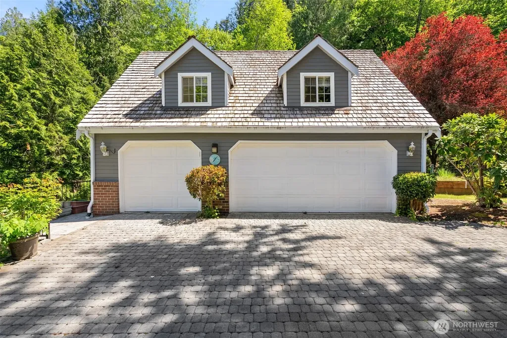 8320 E Grapeview Loop Road Allyn WA 98524