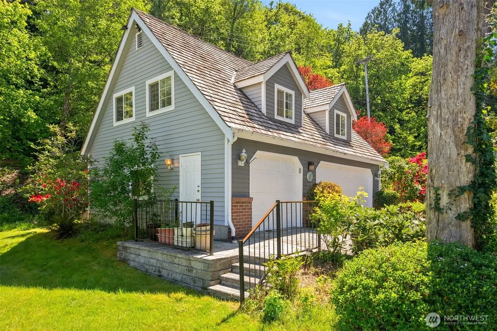 8320 E Grapeview Loop Road Allyn WA 98524
