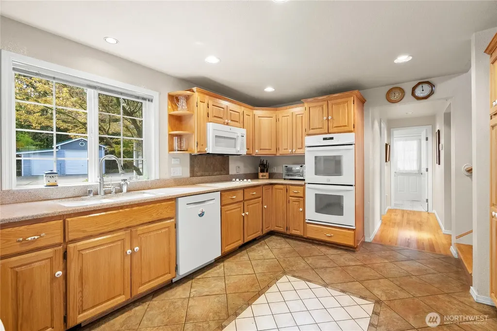 8320 E Grapeview Loop Road Allyn WA 98524