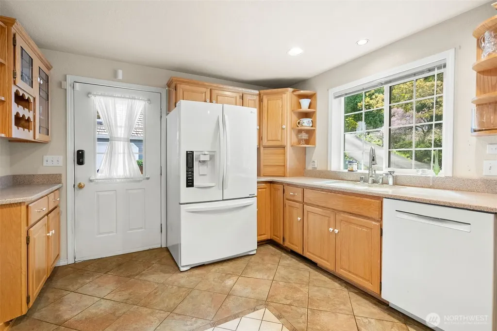 8320 E Grapeview Loop Road Allyn WA 98524