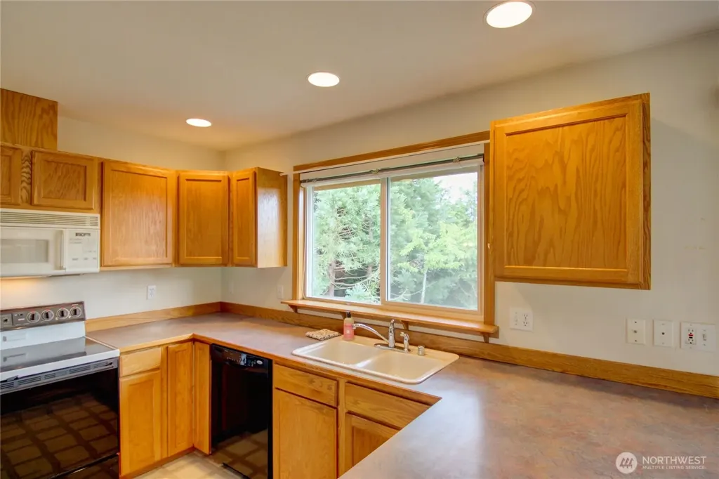 3419 G Avenue Anacortes WA 98221