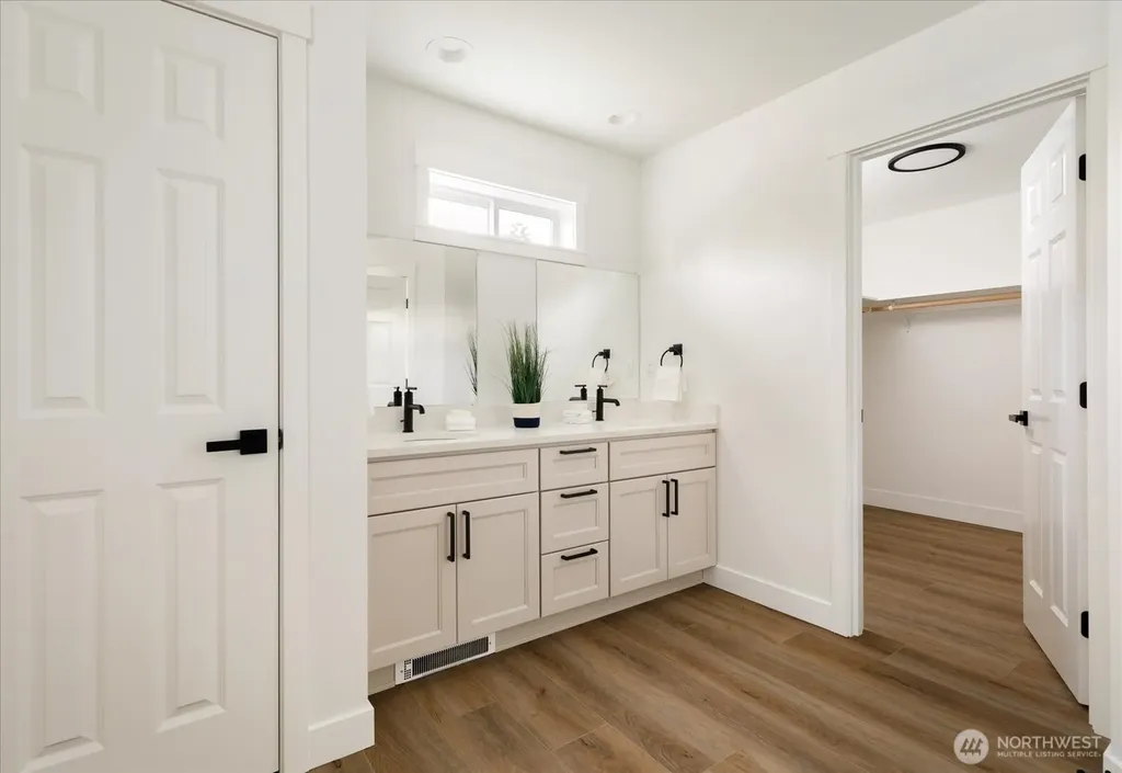 4817 Lawrence Avenue Freeland WA 98249