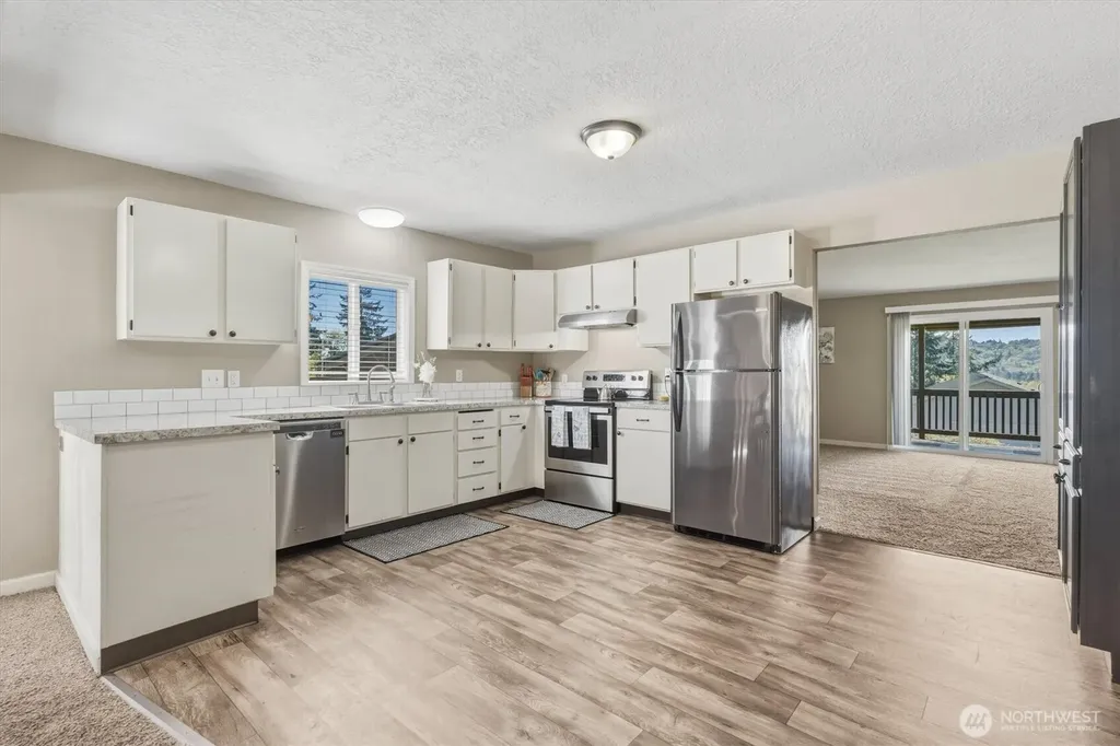 3805 Pacific Way Longview WA 98632