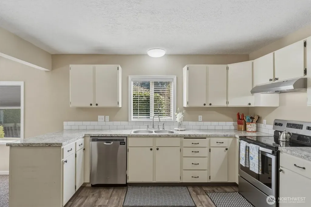 3805 Pacific Way Longview WA 98632