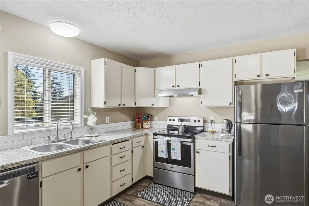 3805 Pacific Way Longview WA 98632